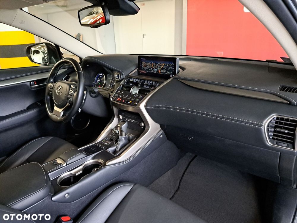 Lexus NX 300h F Impression AWD - 11