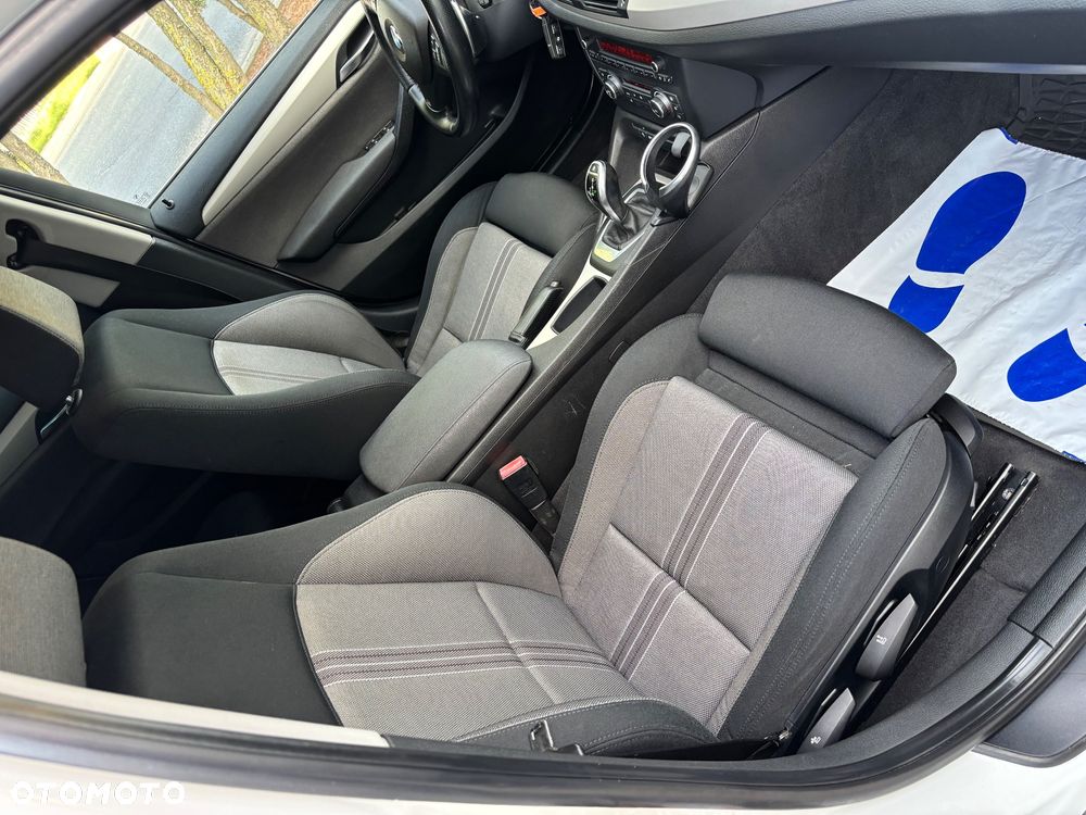 BMW X1 xDrive28i Sport Line - 16