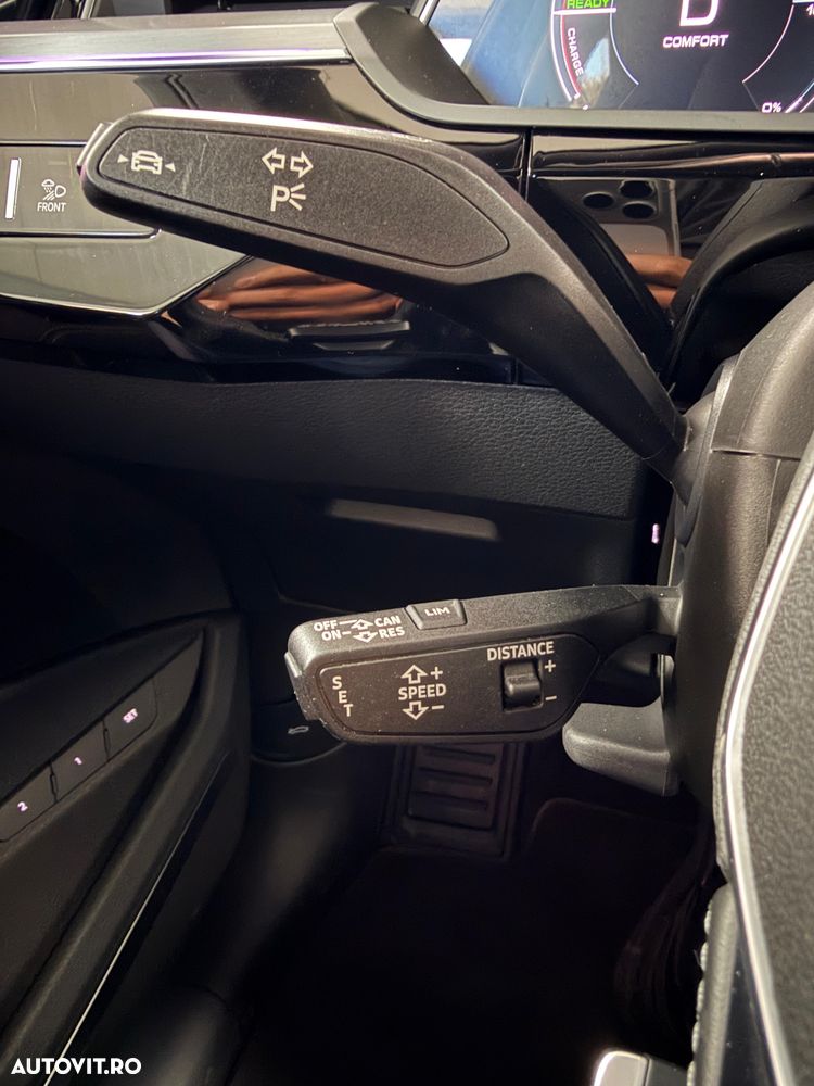 Audi e-tron - 32