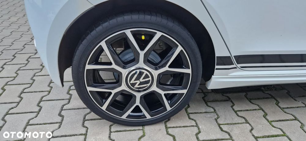 Volkswagen up! GTI - 39