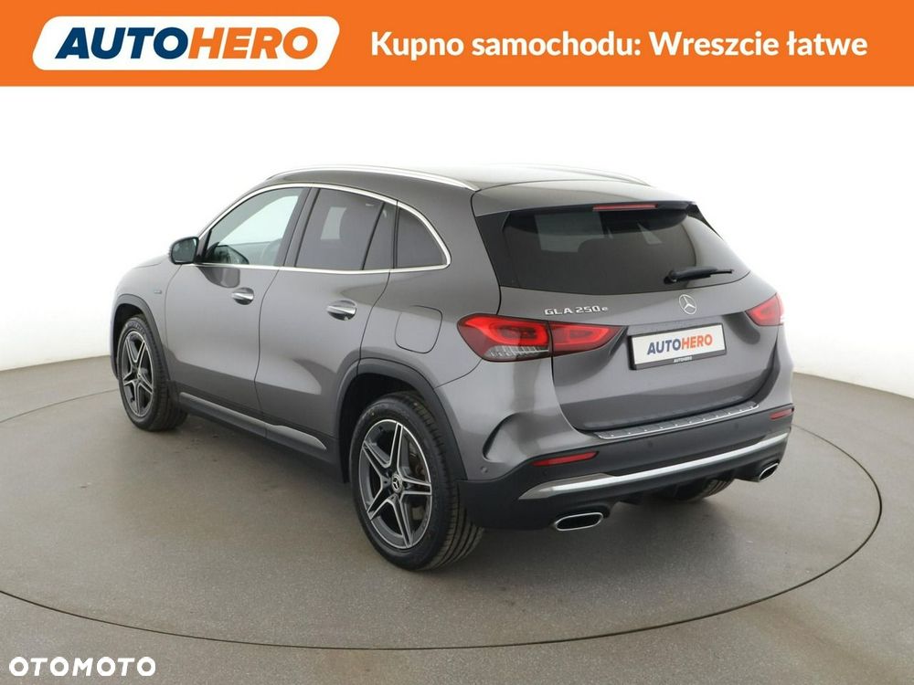 Mercedes-Benz GLA 250 e PHEV AMG Line 8G-DCT - 5