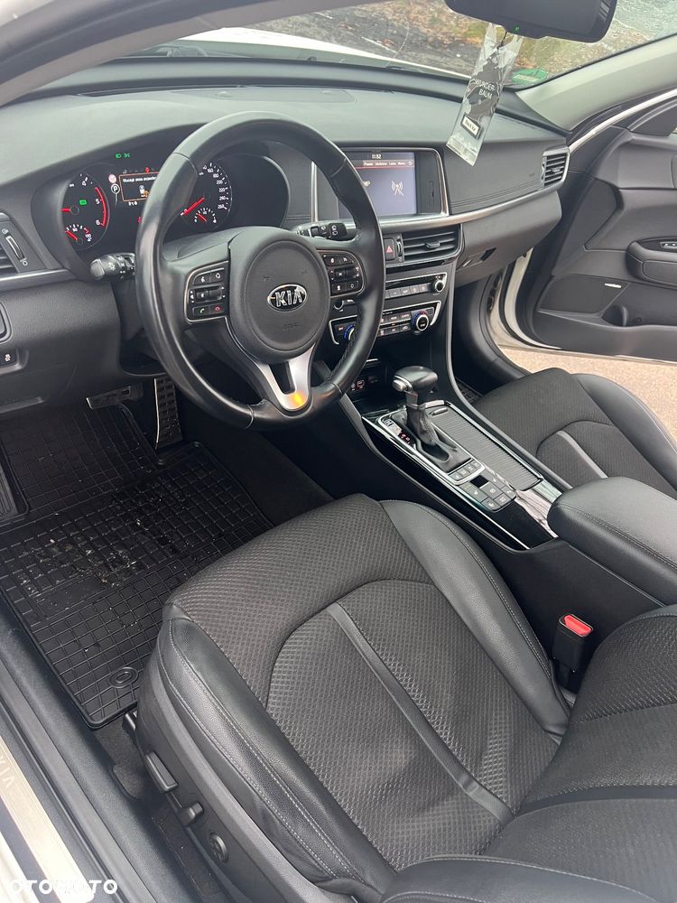Kia Optima - 26