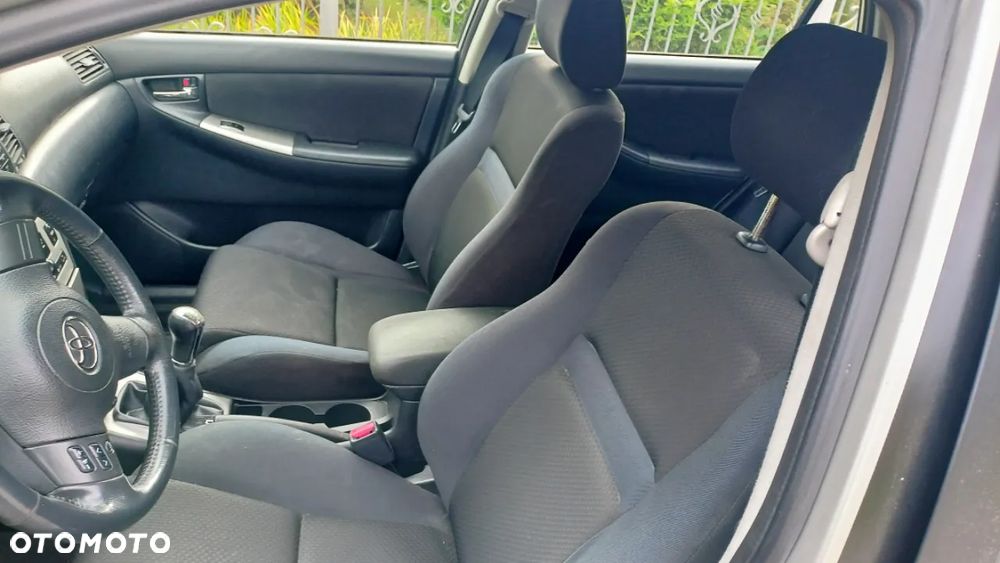 Toyota Corolla 1.6 VVT-i Sol - 16