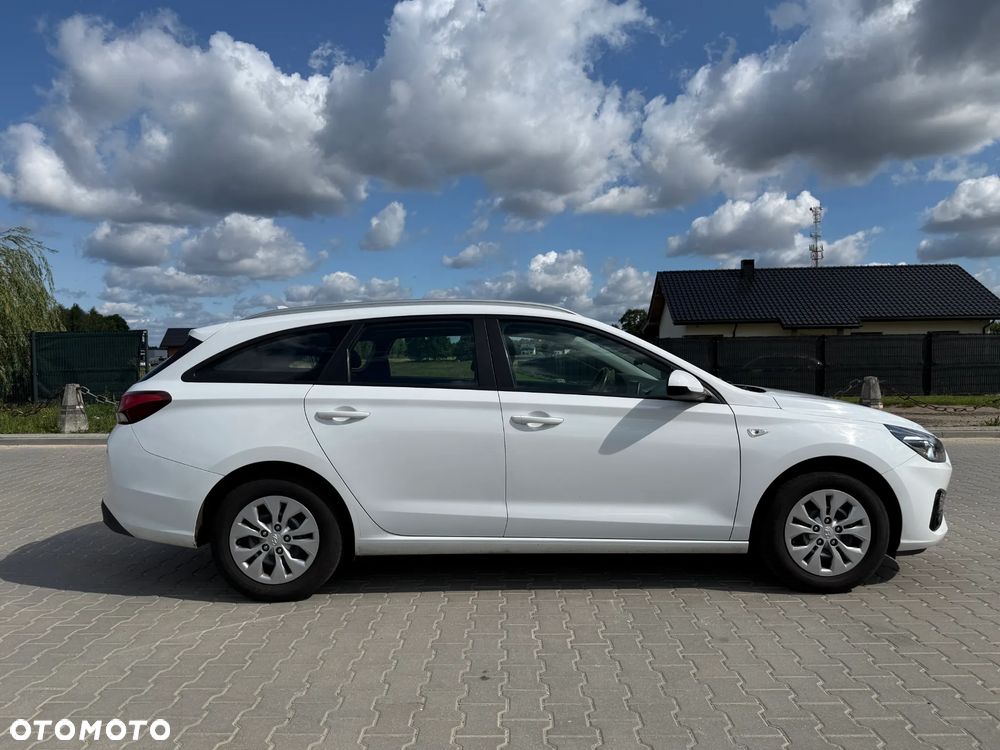 Hyundai i30 1.5 DPI Classic + - 3