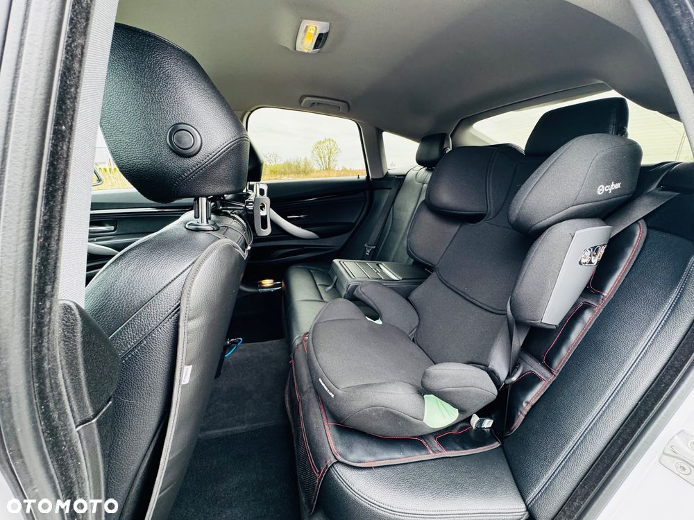 BMW 3GT 320d Sport-Aut Sport Line - 24