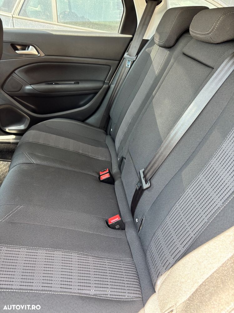 Peugeot 308 1.2 L PureTech Turbo S&S EAT8 Active Pack - 7
