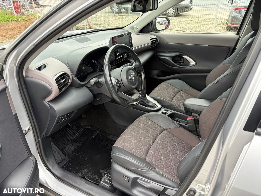 Toyota Yaris Cross 1.5 VVT-i HSD 4x4 Exclusive Elegant - 19