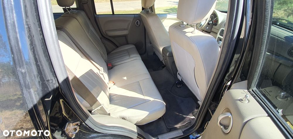 Jeep Liberty - 6
