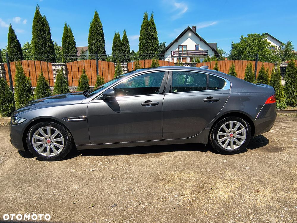 Jaguar XE 2.0 D AWD Prestige - 14
