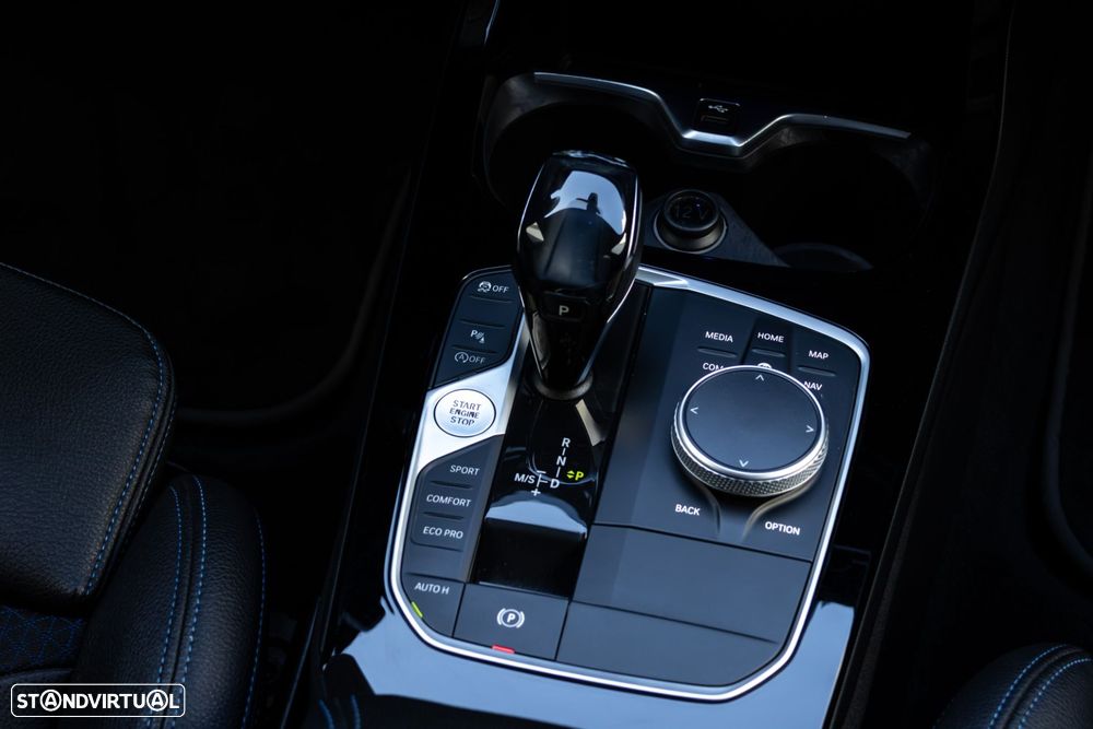 BMW 116 d Pack Desportivo M Auto - 23