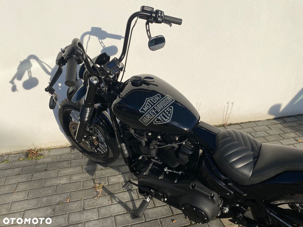 Harley-Davidson Softail Street Bob - 11