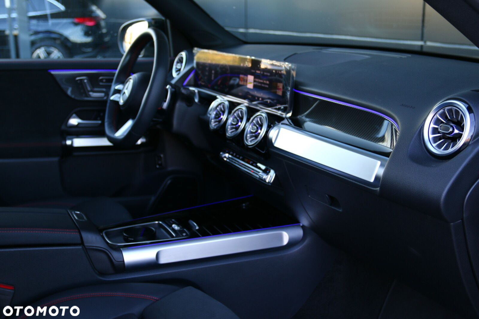 Mercedes-Benz GLB 200 AMG Line 7G-DCT - 17