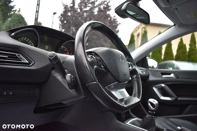 Peugeot 308 SW 1.6 BlueHDi Allure S&S - 11
