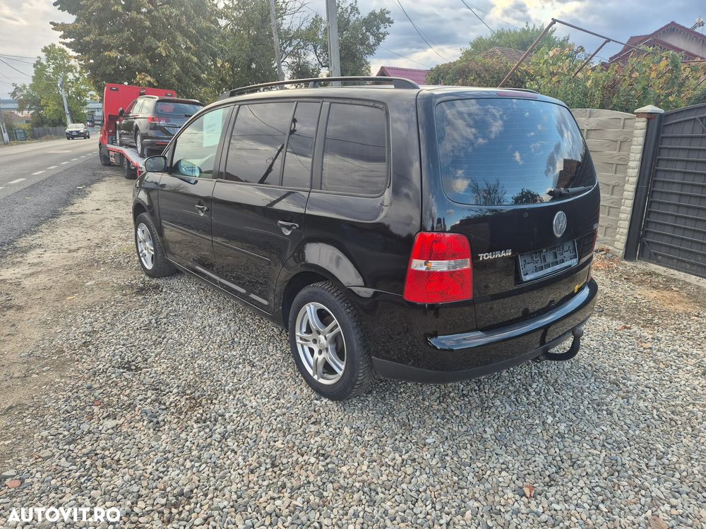 Volkswagen Touran - 6