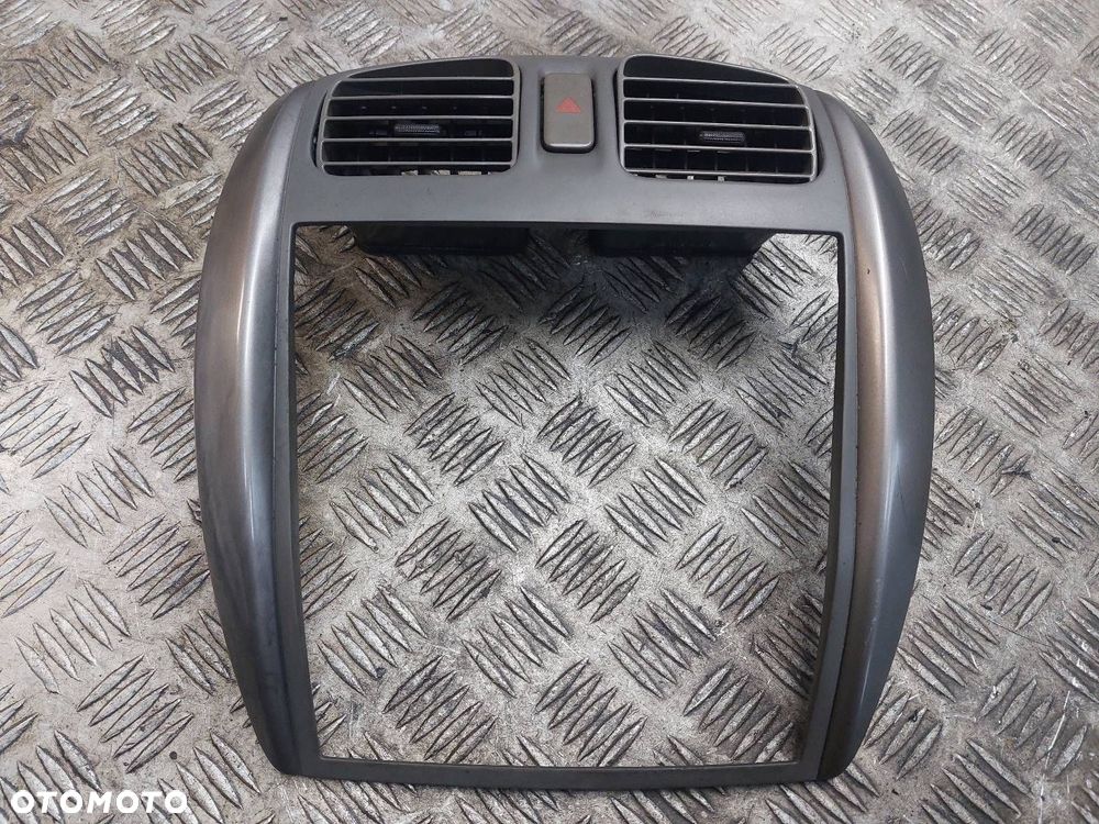 KRATKA NAWIEWU ŚRODKOWA MAZDA PREMACY I - 1