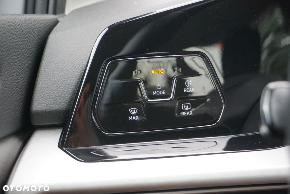 Volkswagen Golf - 21