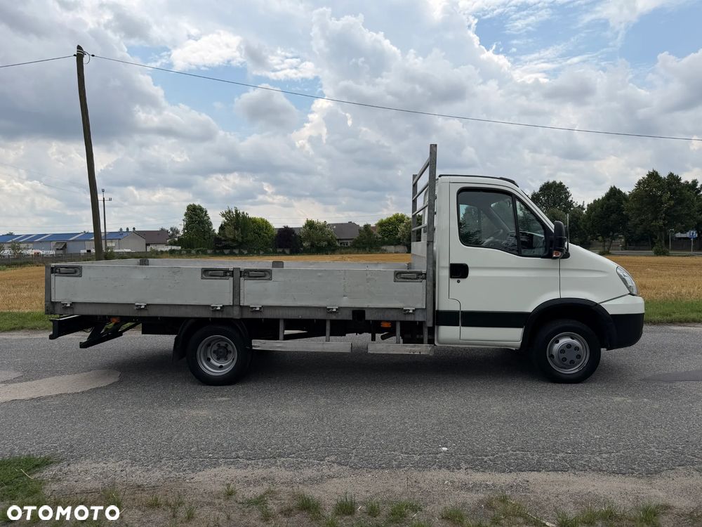 Iveco 50C15 * 3.0 / 150KM * Rama / Skrzyniowe * Koła bliźniacze * Rozstaw osi: 3.75m * - 9