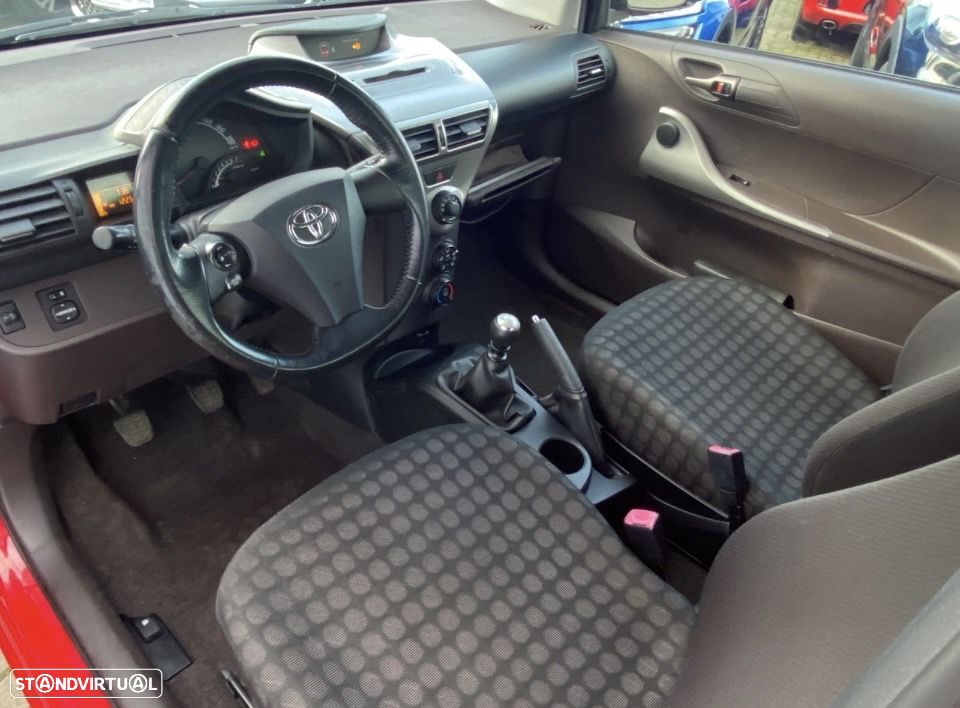 Toyota iQ 1.0 - 6