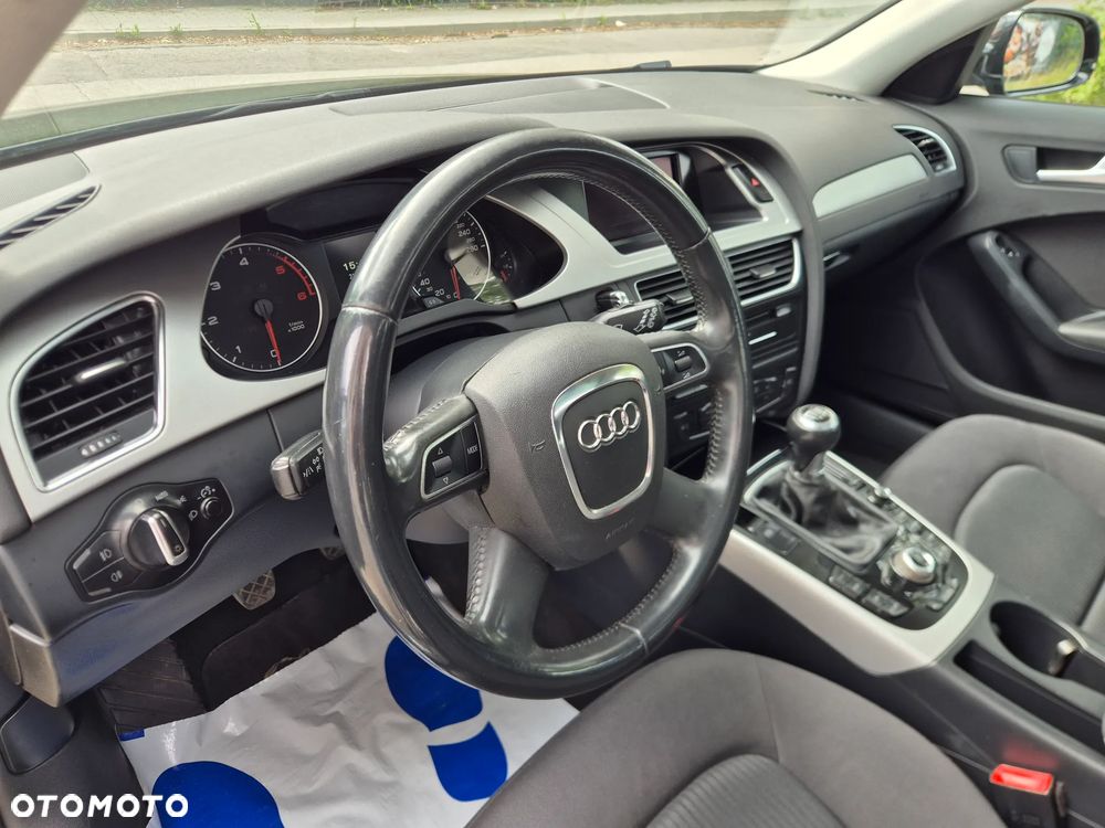 Audi A4 Avant 2.0 TDI DPF S line Sportpaket - 8