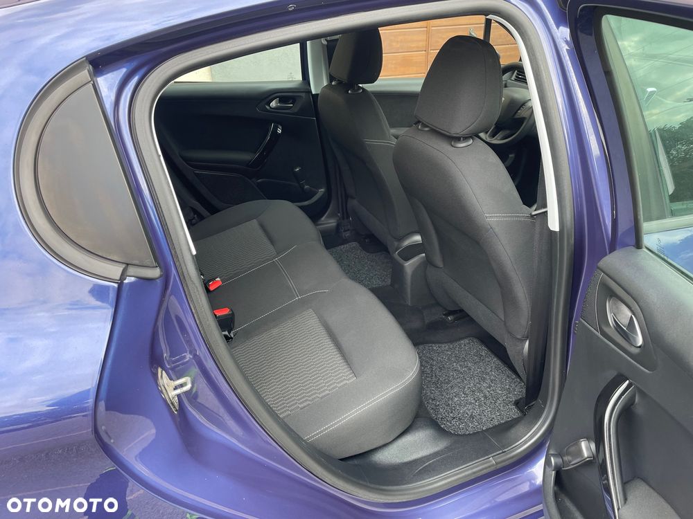 Peugeot 208 82 PureTech Style - 17