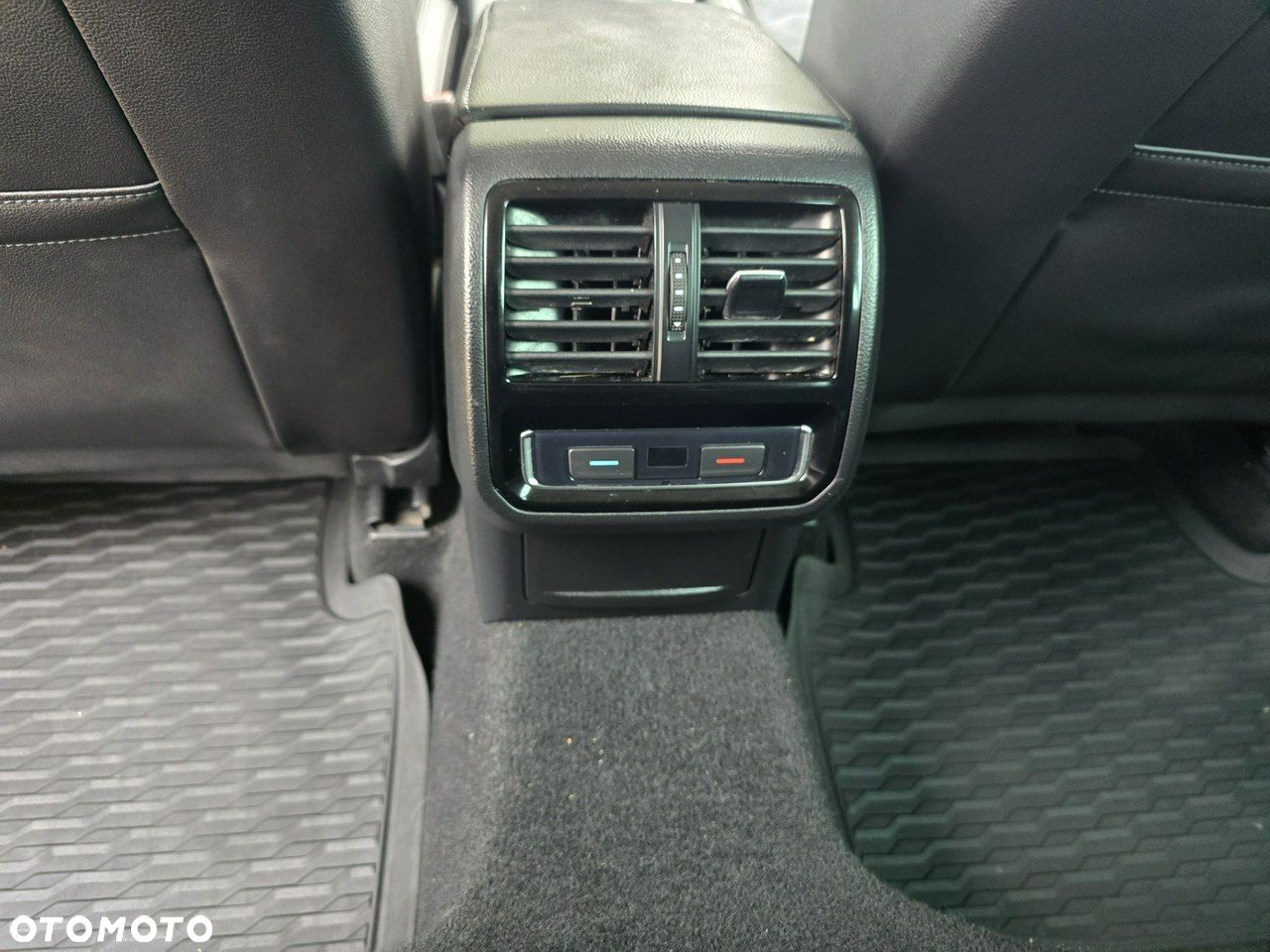 Volkswagen Passat 2.0 TDI BMT Highline - 14