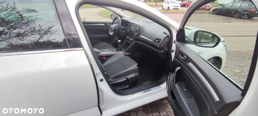 Renault Megane ENERGY TCe 130 Start & Stop Bose Edition - 24