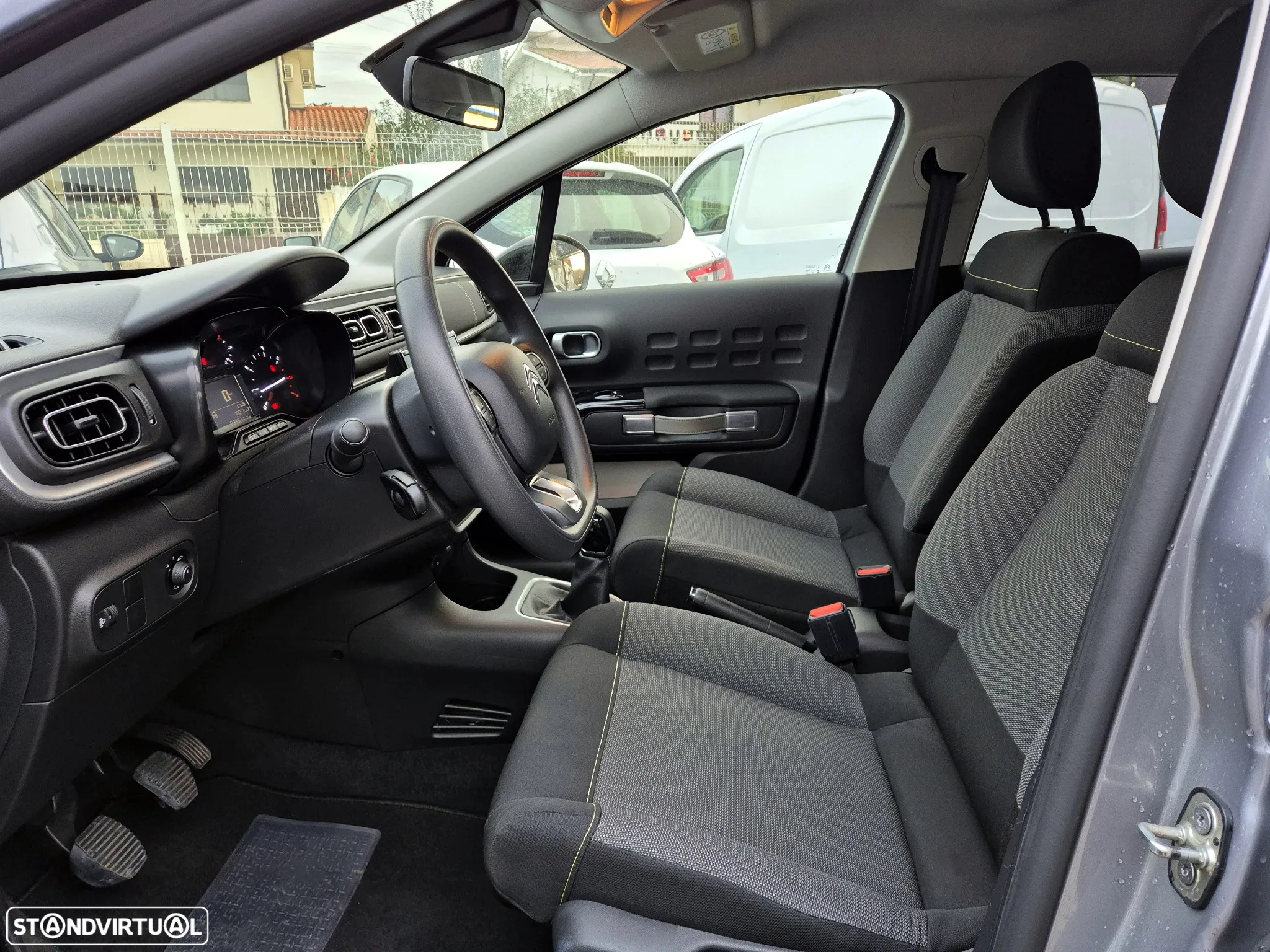 Citroën C3 1.2 PureTech C-Series - 10