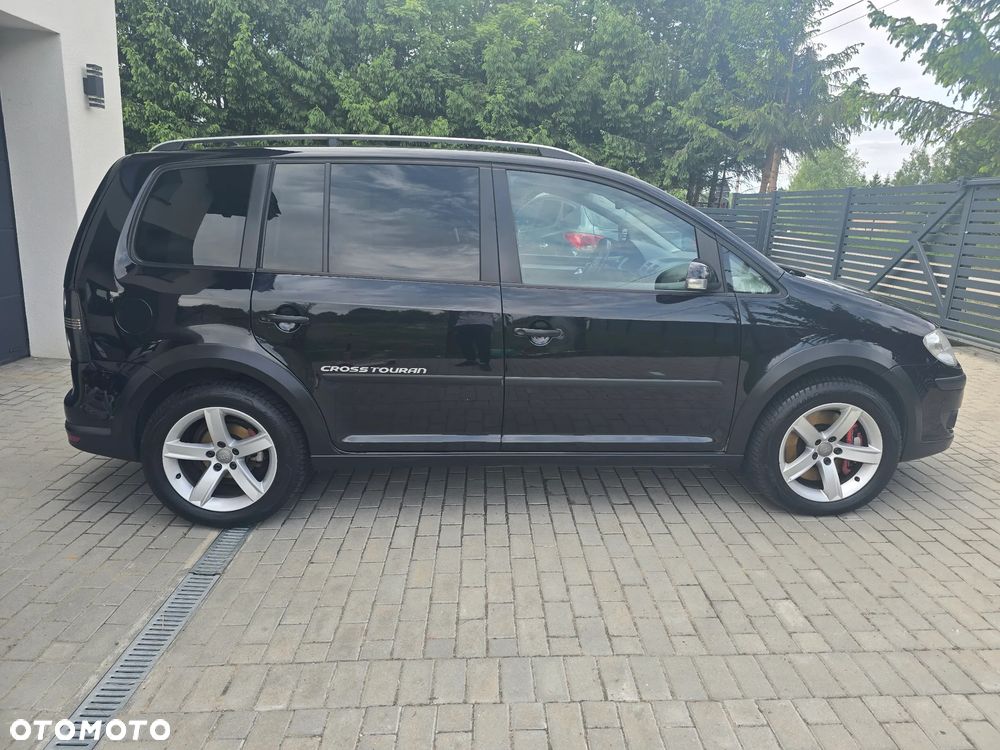 Volkswagen Touran 2.0 TDI DPF DSG Cross - 6