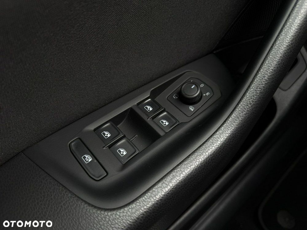 Volkswagen Passat - 33