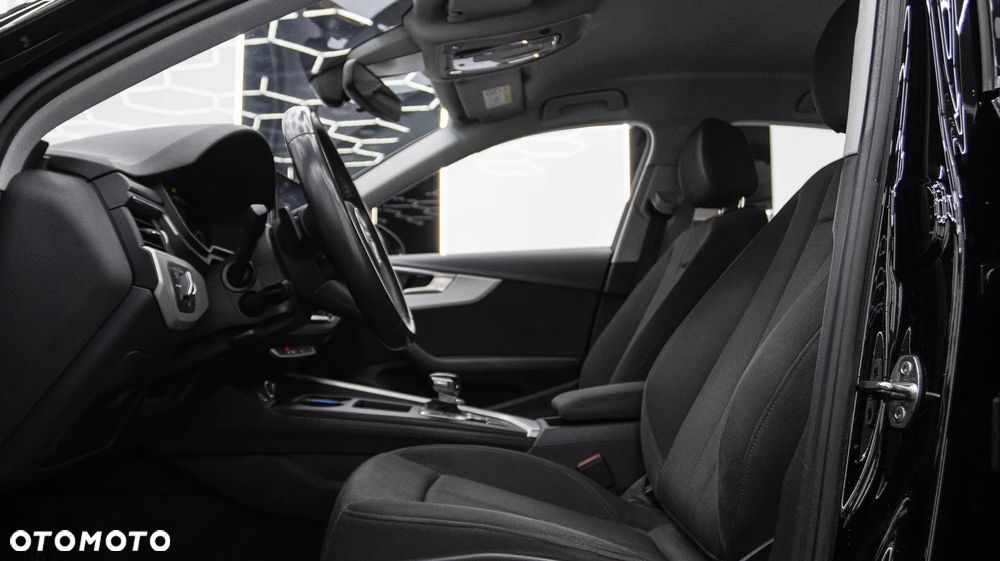 Audi A4 Limousine 35 TFSI Sport S tronic - 17