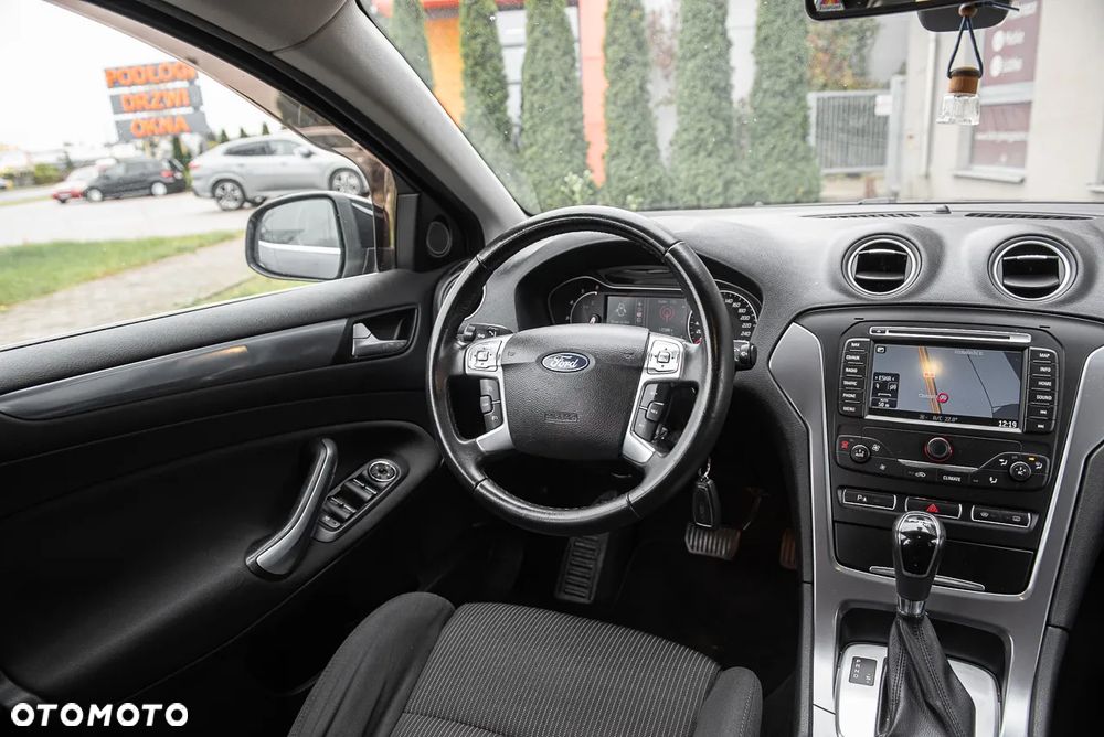Ford Mondeo - 23