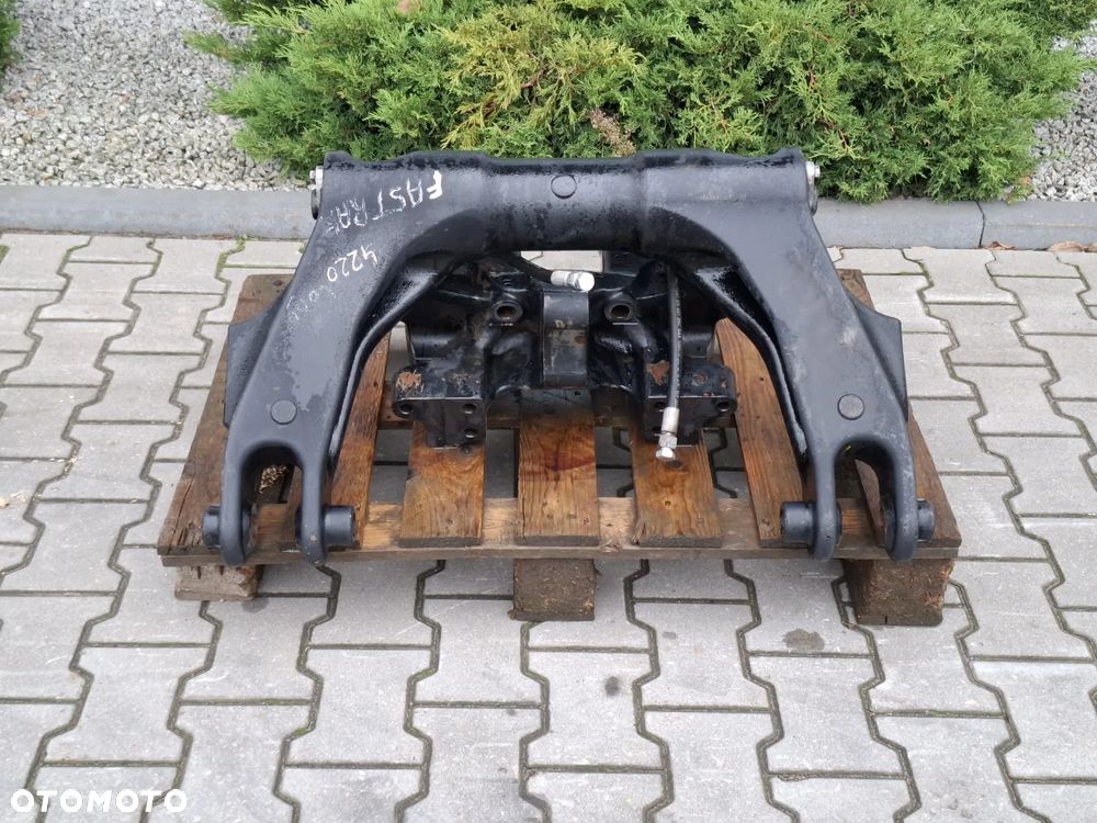 Plecak tylniego podnośnika JCB Fastrac 4220 - 2