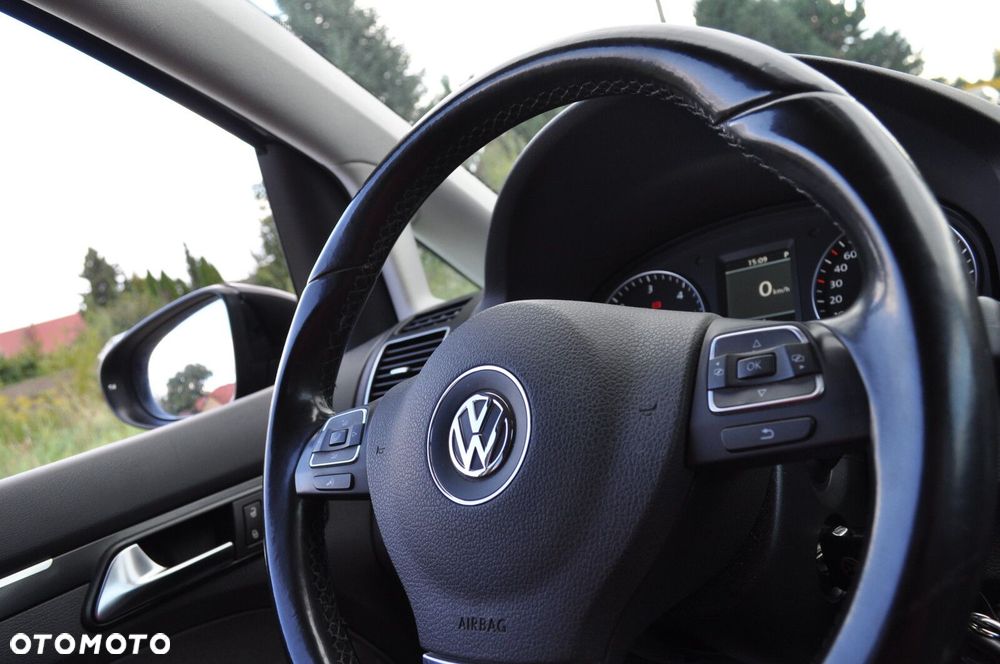 Volkswagen Touran - 13