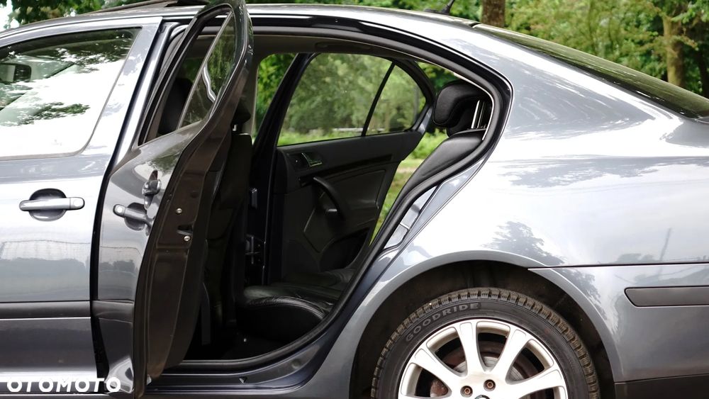Skoda Octavia 2.0 FSI Automatik Laurin & Klement - 10