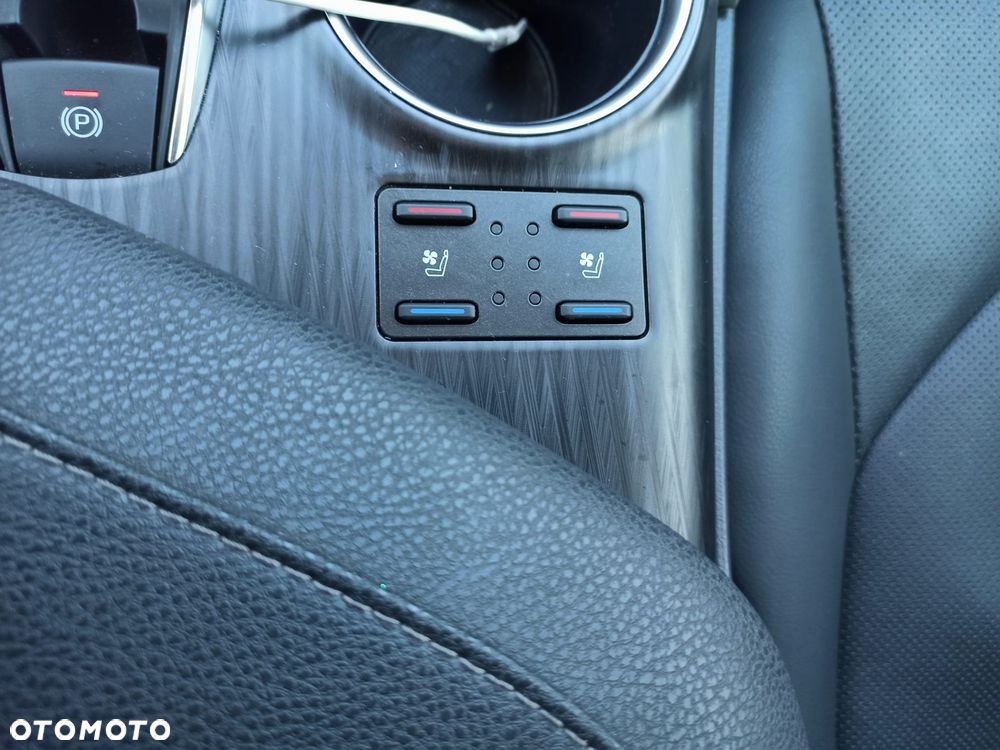 Toyota Camry 2.5 Hybrid Executive CVT - 29