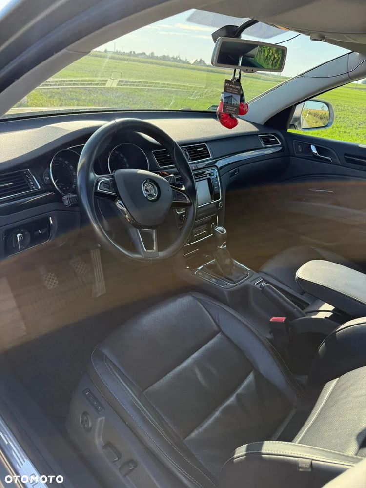 Skoda Superb 2.0 TDI Platinum - 9