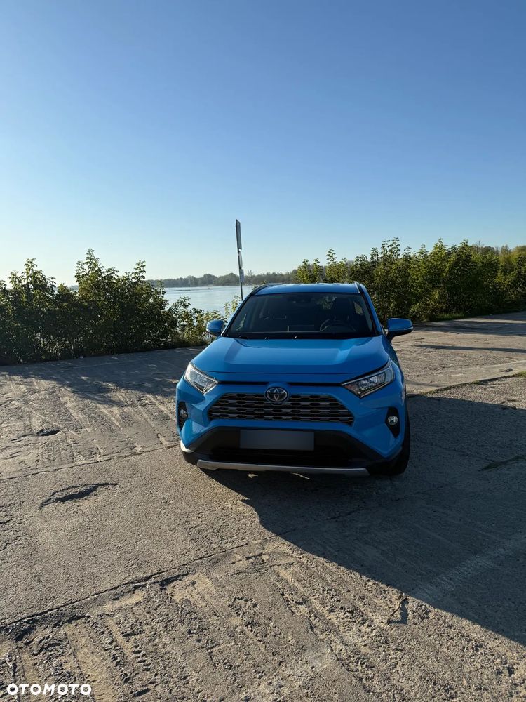 Toyota RAV4 - 1