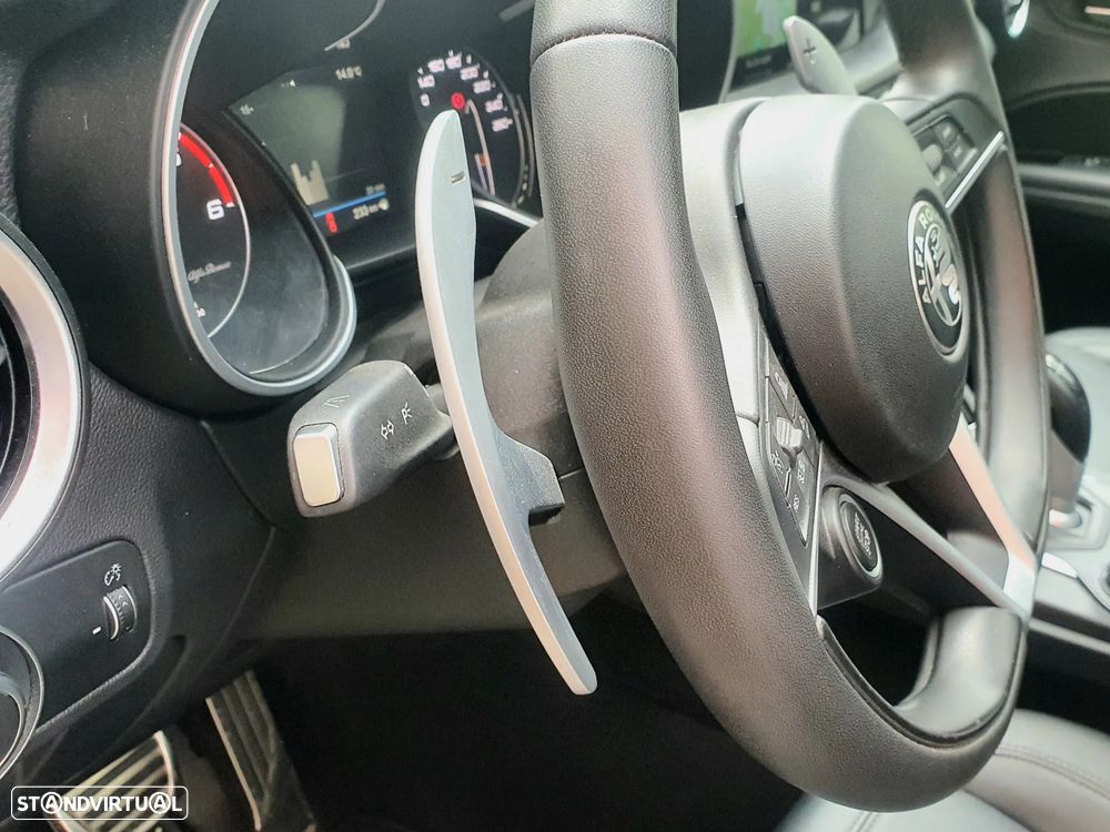 Alfa Romeo Stelvio 2.2 D B-Tech AT8 - 14