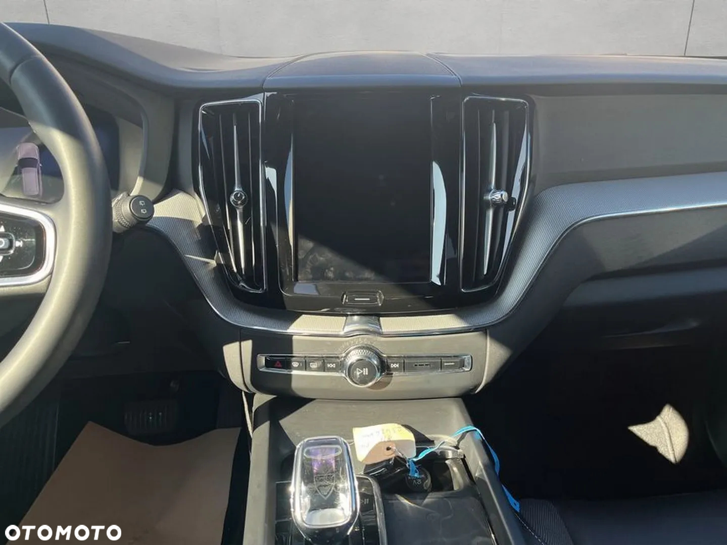 Volvo XC 60 B4 B Plus Dark - 14