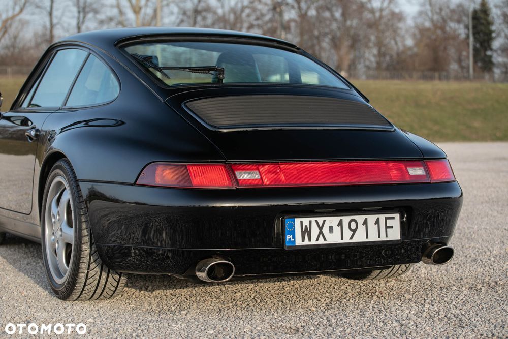 Porsche 911 Carrera 4 - 12