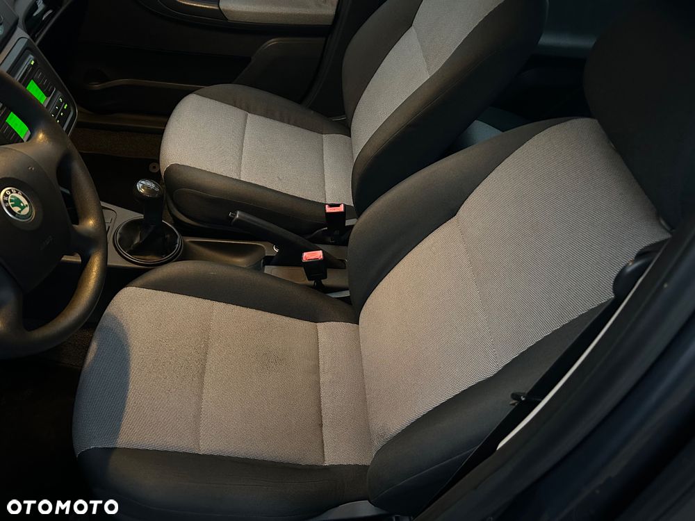 Skoda Fabia 1.2 HTP Ambiente - 9