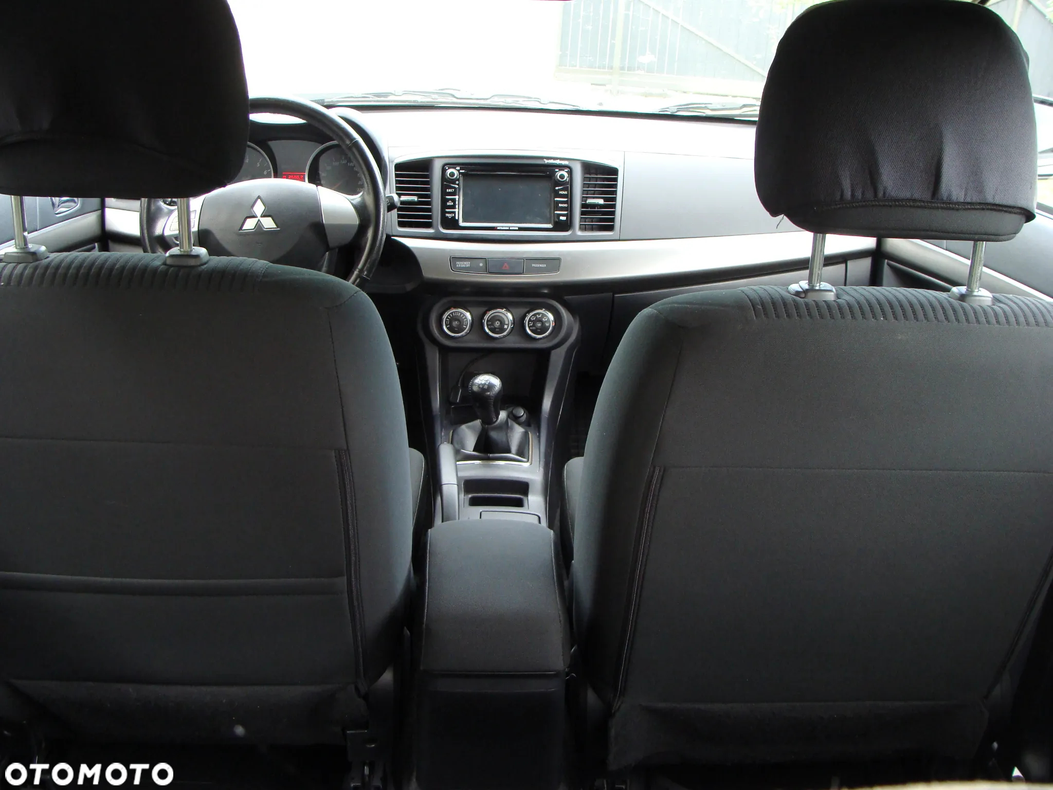 Mitsubishi Lancer 1.6 Invite - 3