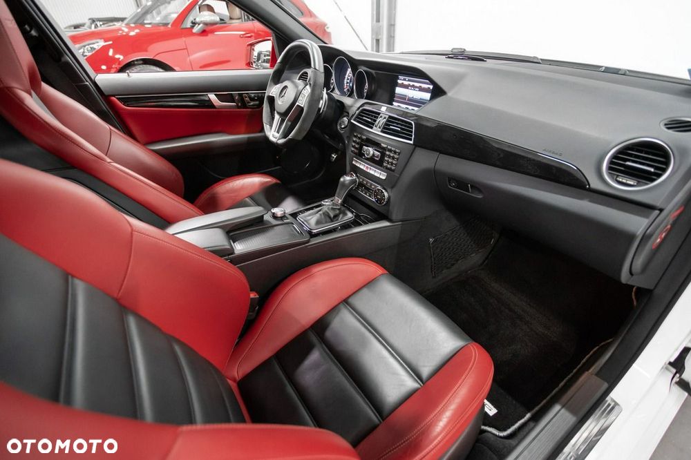 Mercedes-Benz Klasa C 63 AMG 7G-TRONIC Performance Plus SPORT EDITION - 26