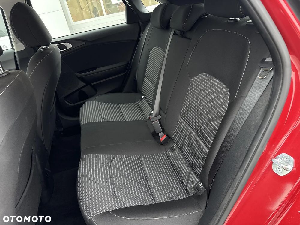 Kia Ceed 1.5 T-GDI M - 16
