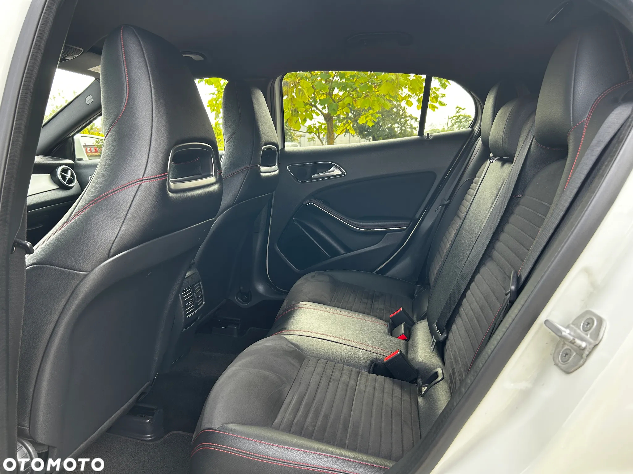 Mercedes-Benz GLA 180 d AMG Line - 13
