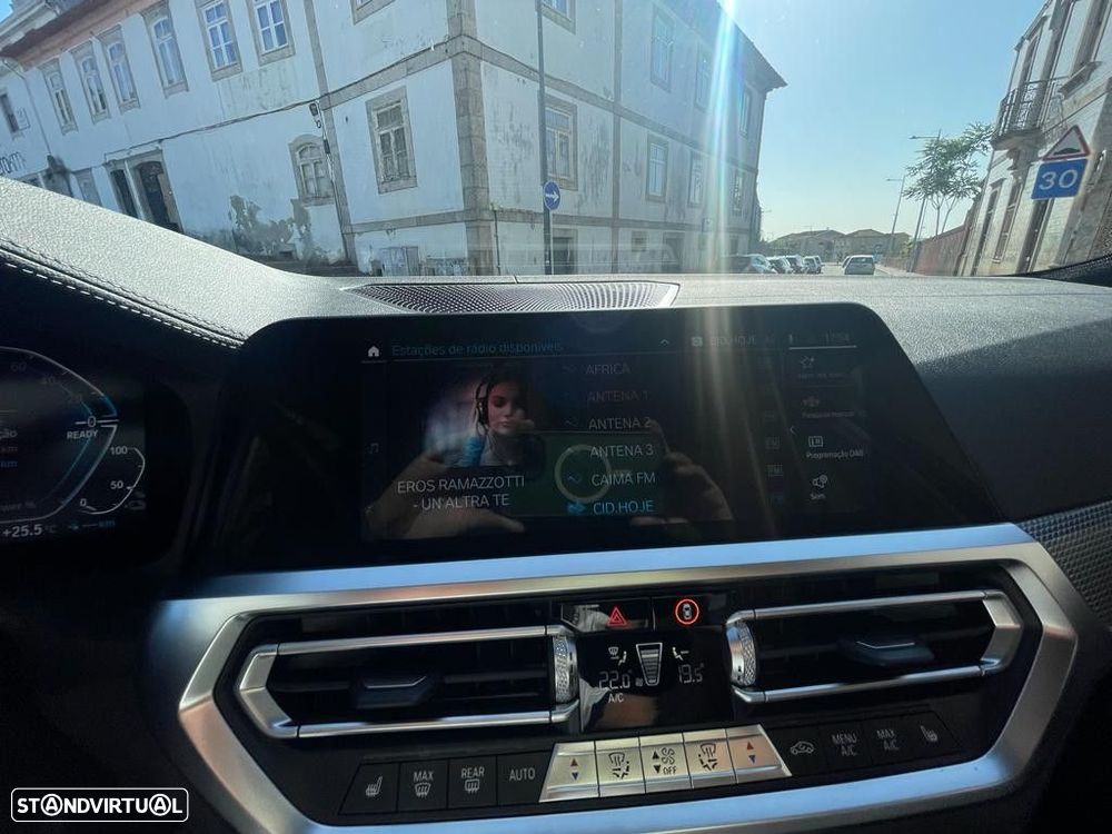 BMW 330 e Pack M Auto - 31
