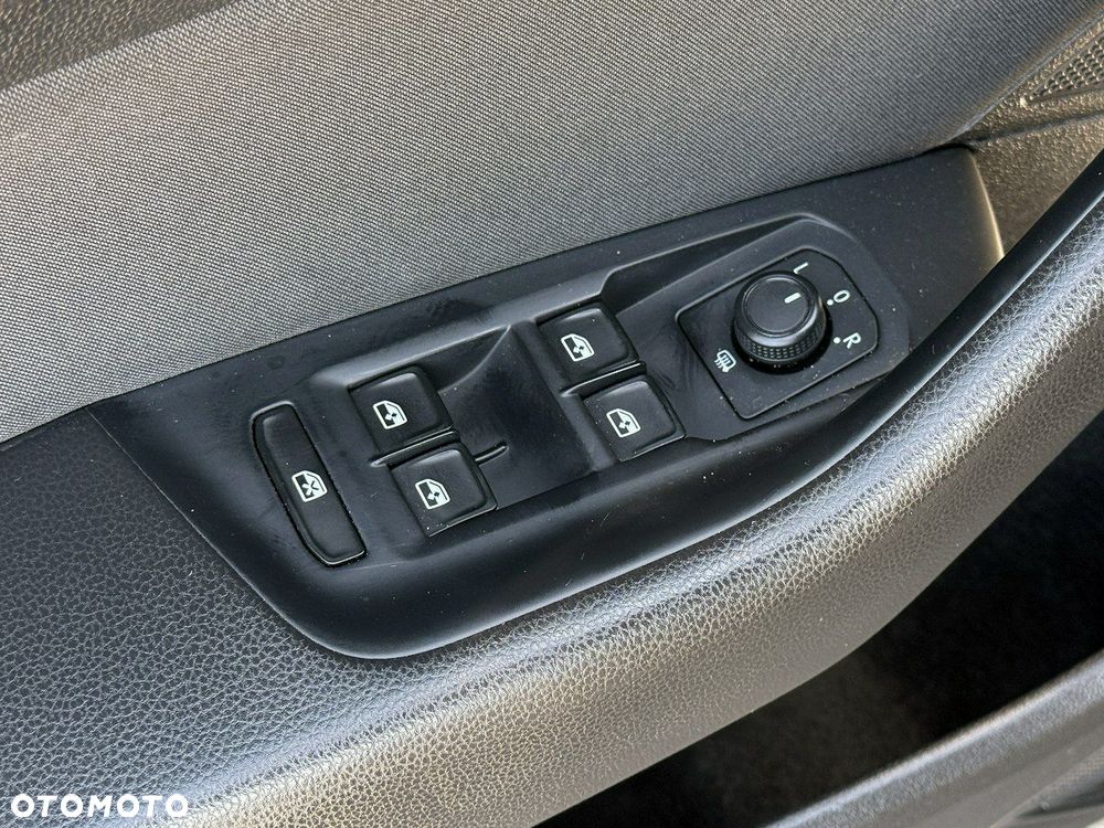 Volkswagen Passat - 12