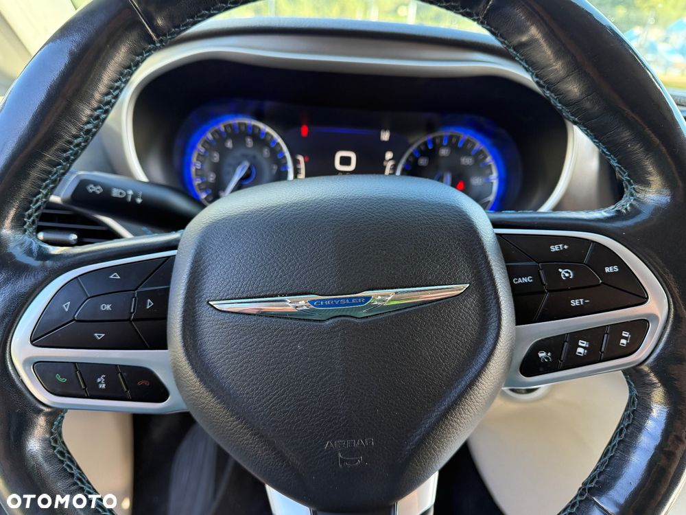 Chrysler Pacifica - 18