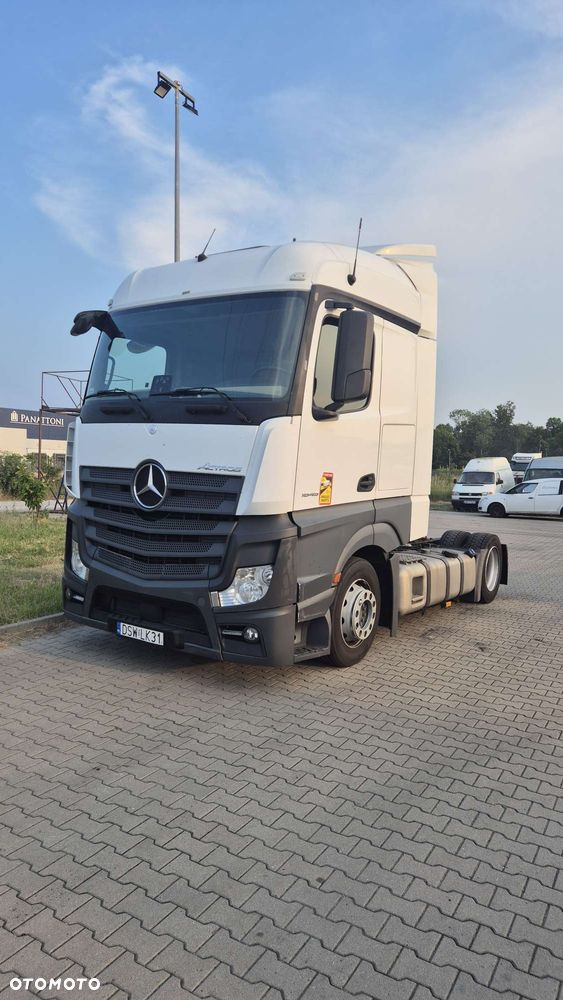 Mercedes-Benz ACTROS - 1