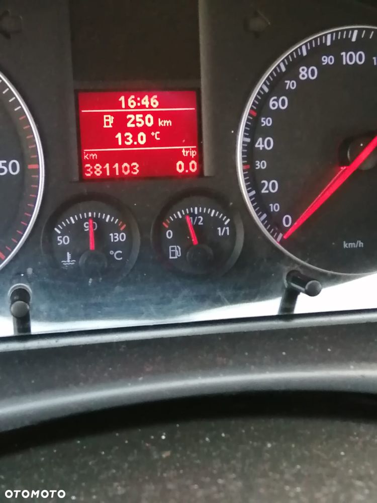 Volkswagen Touran 1.9 TDI Highline - 11